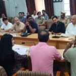 tatkal samachar-bjp-congress-Commissioner Mukesh Repsawal-politics-forest wealth-to escape from the fire