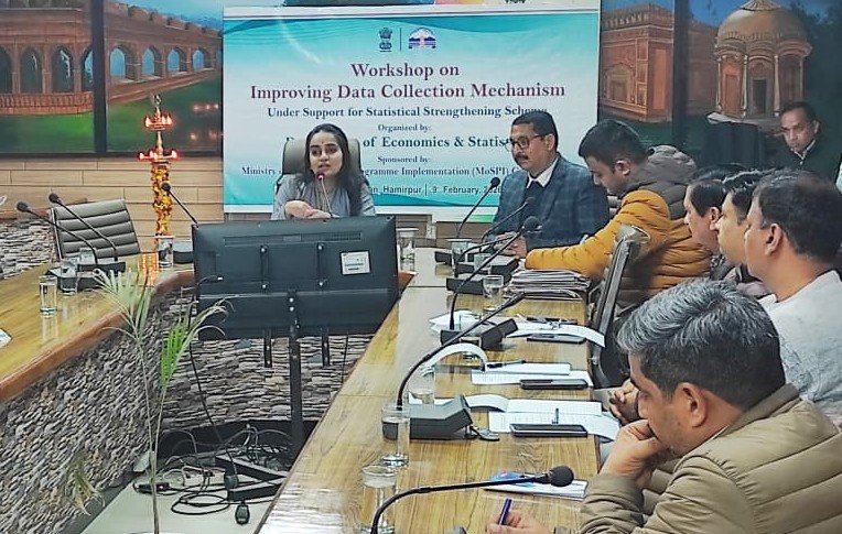 Gandharva Rathore -DC-officials -workshop-tatkal Samachar