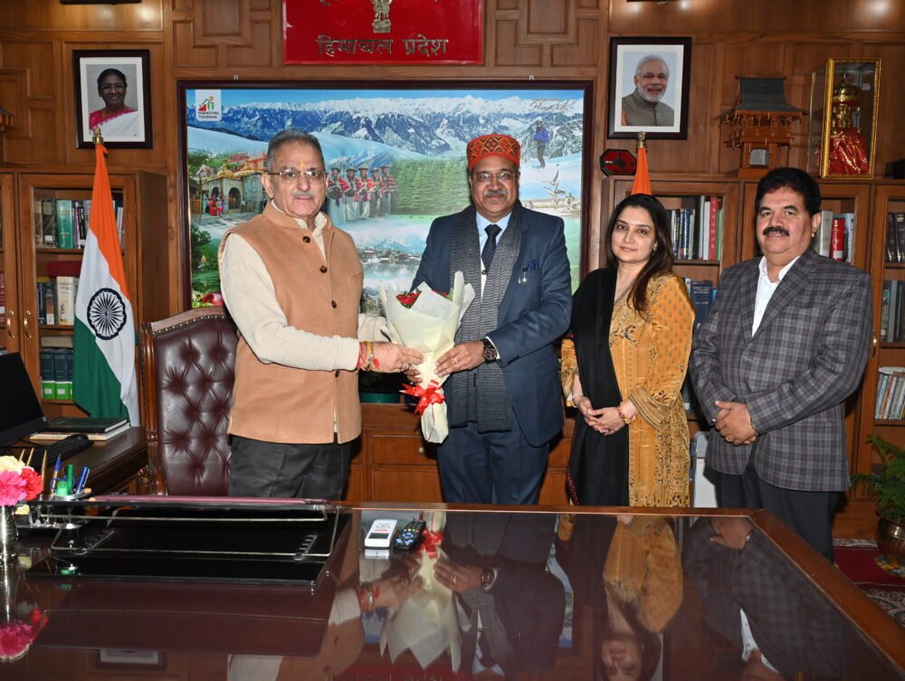 Shimla News-Nauni and the Vice-Chancellor of Himachal Pradesh University met the Governor-Tatkal Samachar